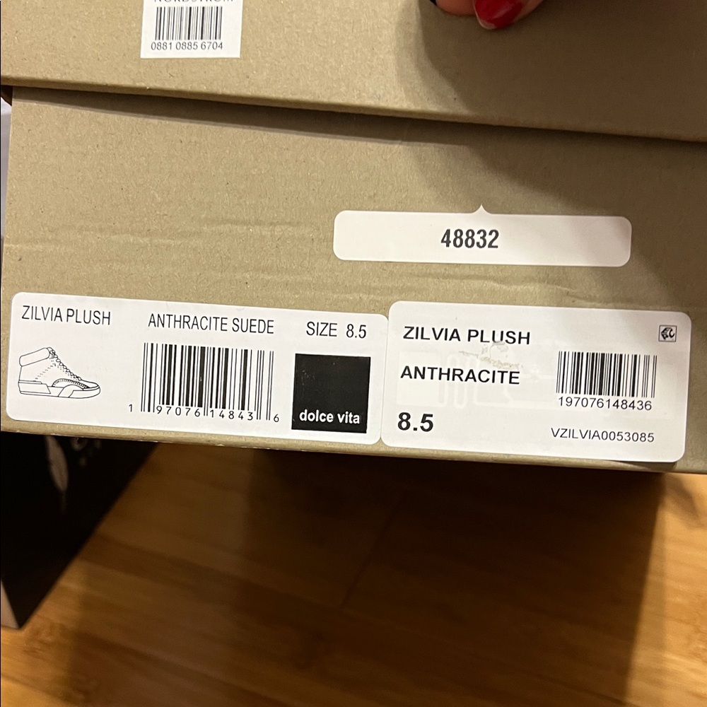 Dolce Vita Zilvia Plush Anthracite Suede Footwear